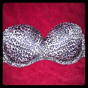 Strapless animal print VS bra